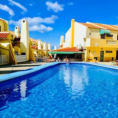 Lovely Apartment, Great Location!