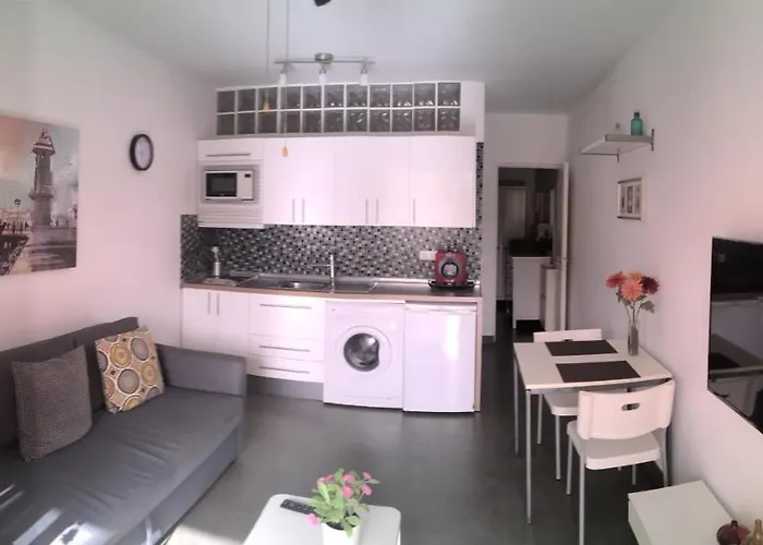Lovely Apartment, Great Location! Διαμέρισμα *